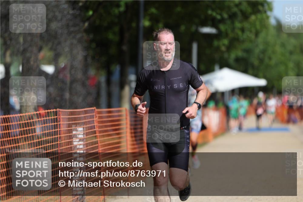 07.09.2025 - 19. Norderstedt Triathlon Michael Strokosch http://msf.ph/oto/8763971 07.09.2025 12:11:16 Laufen 729, 787 meine-sportfotos.de