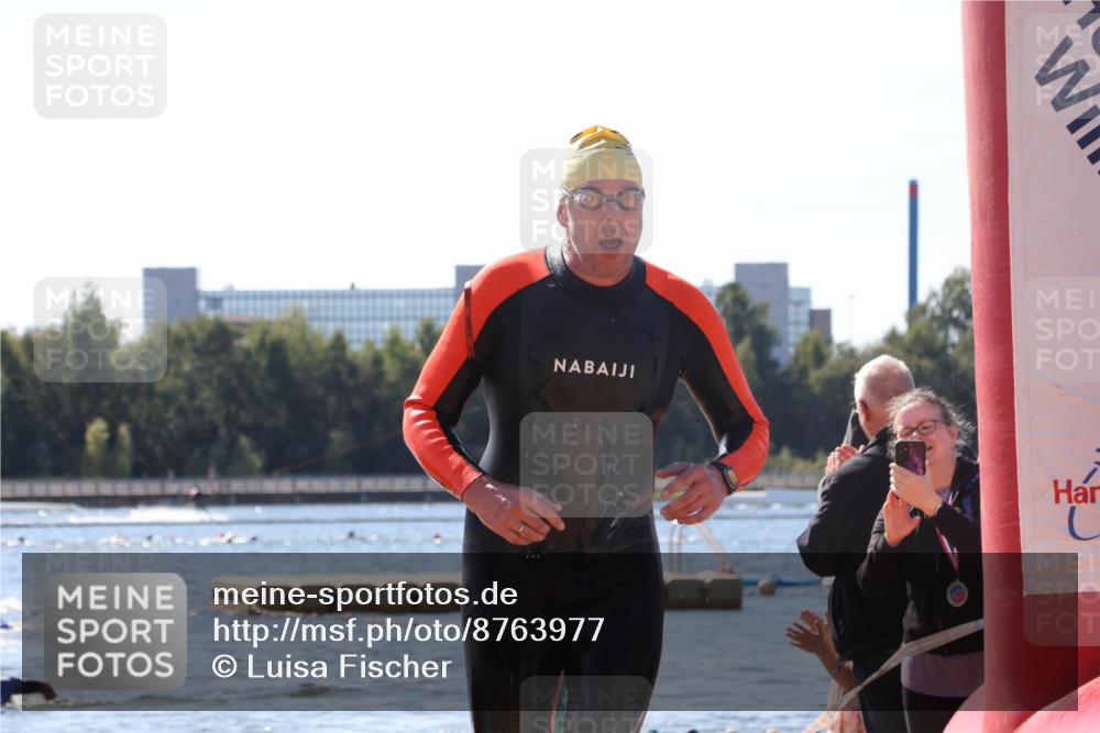 07.09.2025 - 19. Norderstedt Triathlon Luisa Fischer http://msf.ph/oto/8763977 07.09.2025 12:30:22 Schwimmen 706, 707 meine-sportfotos.de