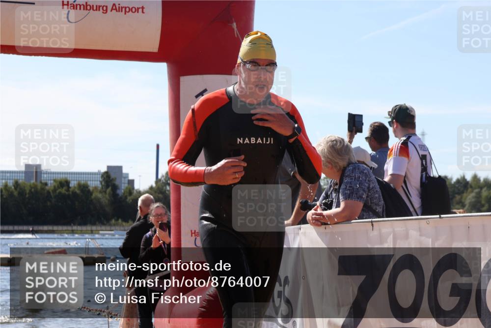 07.09.2025 - 19. Norderstedt Triathlon Luisa Fischer http://msf.ph/oto/8764007 07.09.2025 12:30:23 Schwimmen 706, 707 meine-sportfotos.de