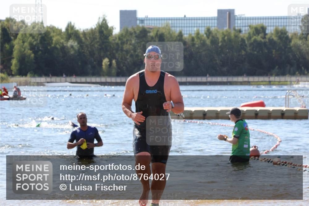 07.09.2025 - 19. Norderstedt Triathlon Luisa Fischer http://msf.ph/oto/8764027 07.09.2025 12:30:28 Schwimmen 706, 707, 1270 meine-sportfotos.de