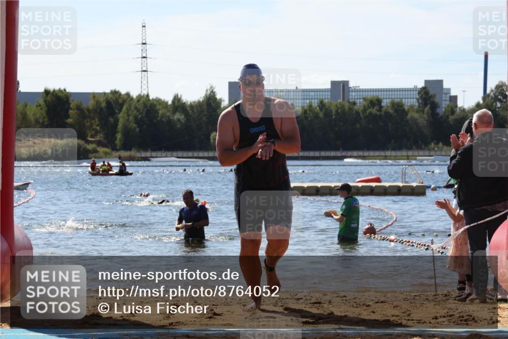 07.09.2025 - 19. Norderstedt Triathlon Luisa Fischer http://msf.ph/oto/8764052 07.09.2025 12:30:30 Schwimmen 706, 1270 meine-sportfotos.de