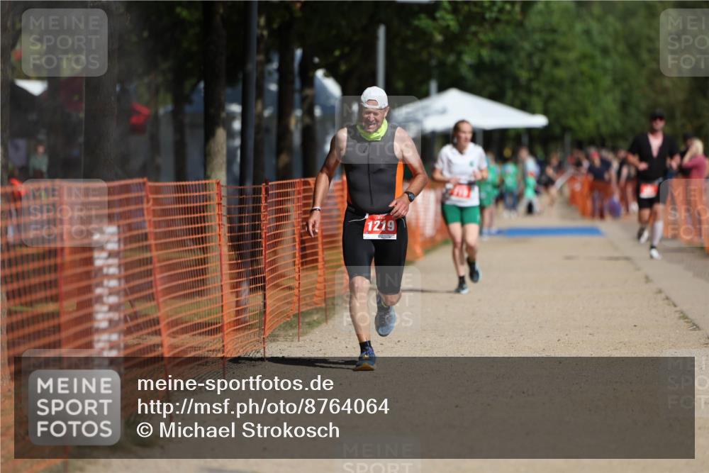 07.09.2025 - 19. Norderstedt Triathlon Michael Strokosch http://msf.ph/oto/8764064 07.09.2025 12:11:32 Laufen 719, 1219 meine-sportfotos.de