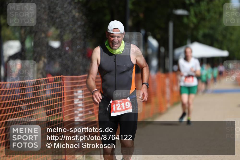 07.09.2025 - 19. Norderstedt Triathlon Michael Strokosch http://msf.ph/oto/8764122 07.09.2025 12:11:35 Laufen 719, 1219 meine-sportfotos.de