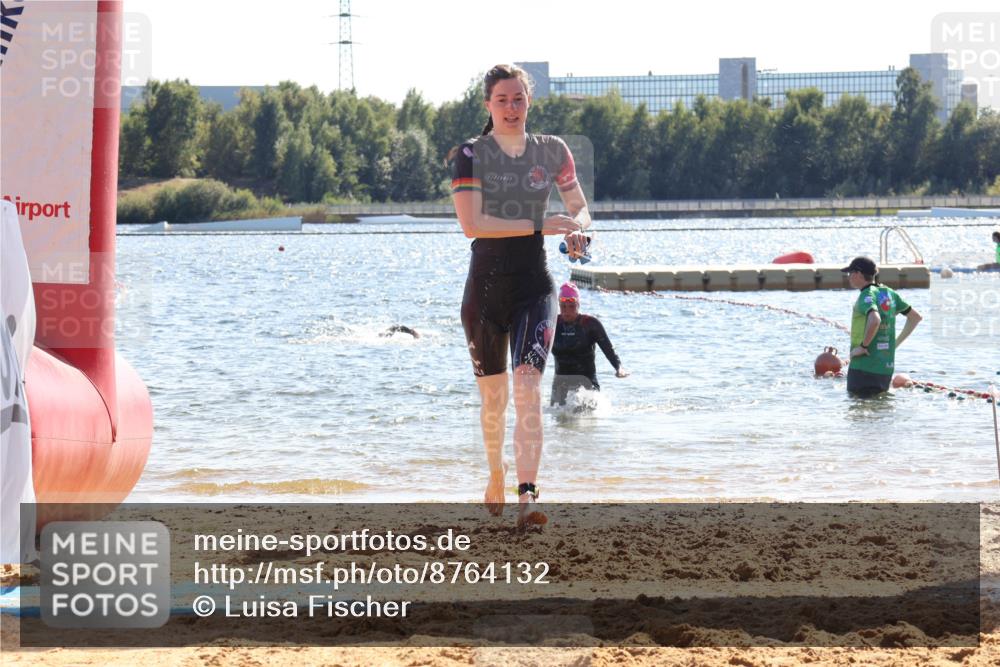 07.09.2025 - 19. Norderstedt Triathlon Luisa Fischer http://msf.ph/oto/8764132 07.09.2025 15:01:53 Schwimmen 397, 878, 885 meine-sportfotos.de