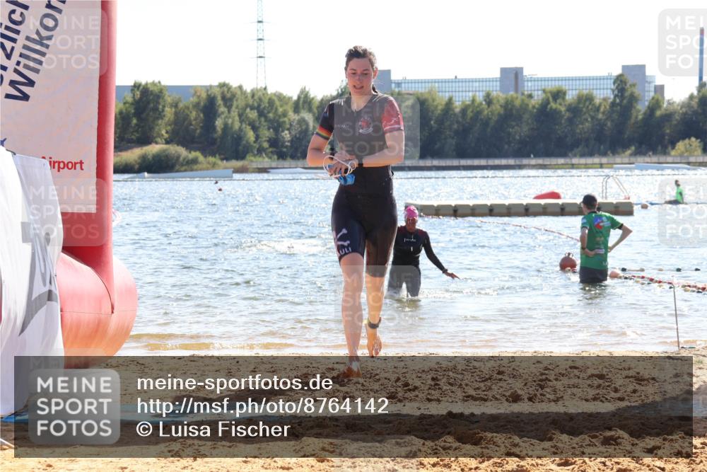 07.09.2025 - 19. Norderstedt Triathlon Luisa Fischer http://msf.ph/oto/8764142 07.09.2025 15:01:54 Schwimmen 397, 878, 885 meine-sportfotos.de