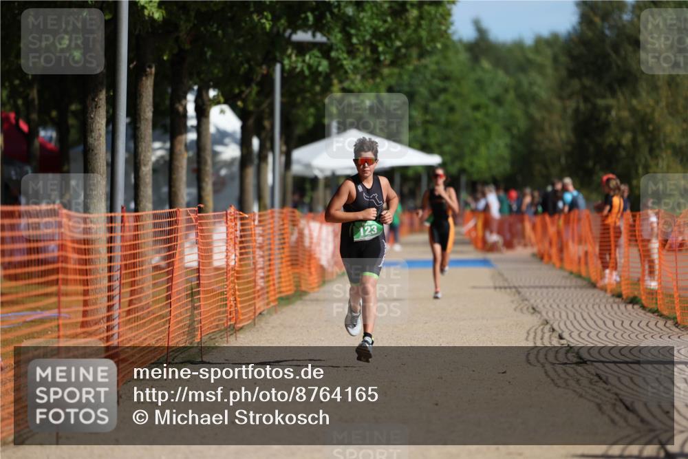 07.09.2025 - 19. Norderstedt Triathlon Michael Strokosch http://msf.ph/oto/8764165 07.09.2025 10:48:11 Laufen 123, 132, 1115 meine-sportfotos.de