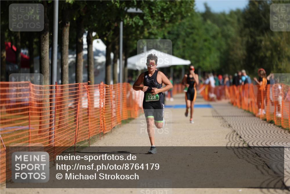 07.09.2025 - 19. Norderstedt Triathlon Michael Strokosch http://msf.ph/oto/8764179 07.09.2025 10:48:11 Laufen 123, 132, 1115 meine-sportfotos.de