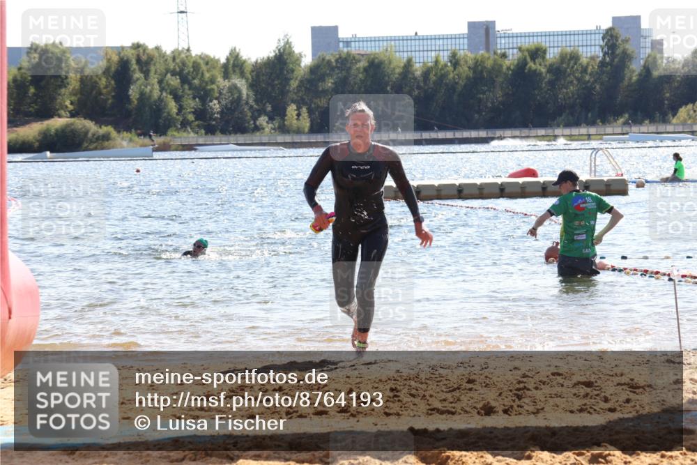 07.09.2025 - 19. Norderstedt Triathlon Luisa Fischer http://msf.ph/oto/8764193 07.09.2025 15:02:00 Schwimmen 397, 878, 885, 939 meine-sportfotos.de