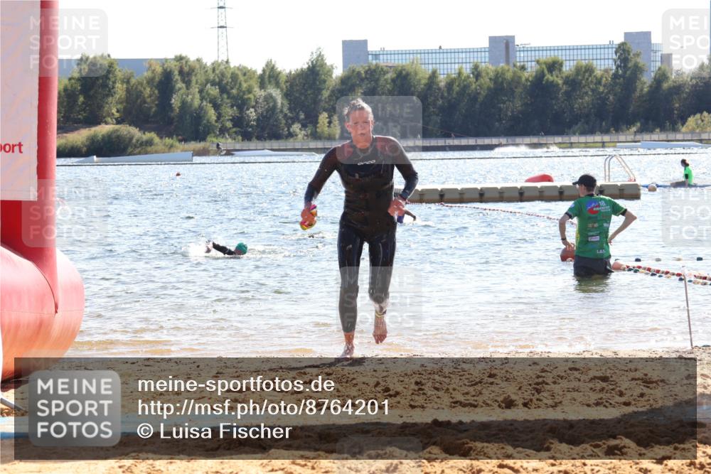 07.09.2025 - 19. Norderstedt Triathlon Luisa Fischer http://msf.ph/oto/8764201 07.09.2025 15:02:00 Schwimmen 397, 878, 885, 939 meine-sportfotos.de