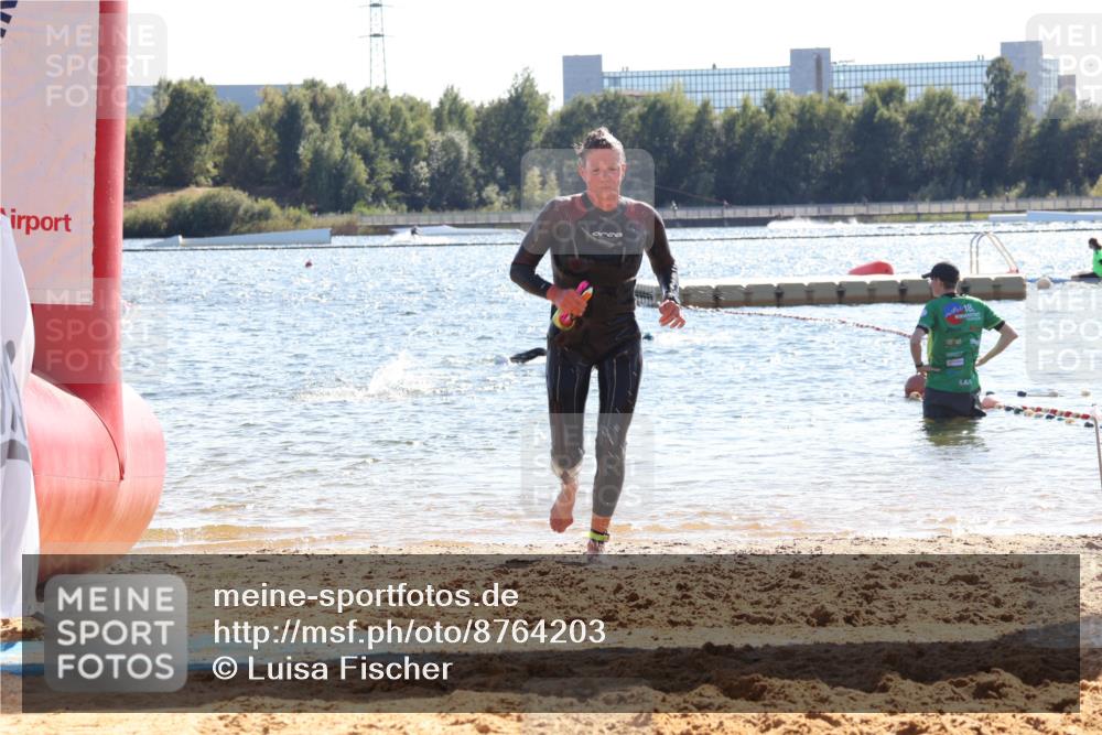 07.09.2025 - 19. Norderstedt Triathlon Luisa Fischer http://msf.ph/oto/8764203 07.09.2025 15:02:01 Schwimmen 397, 878, 885, 939 meine-sportfotos.de