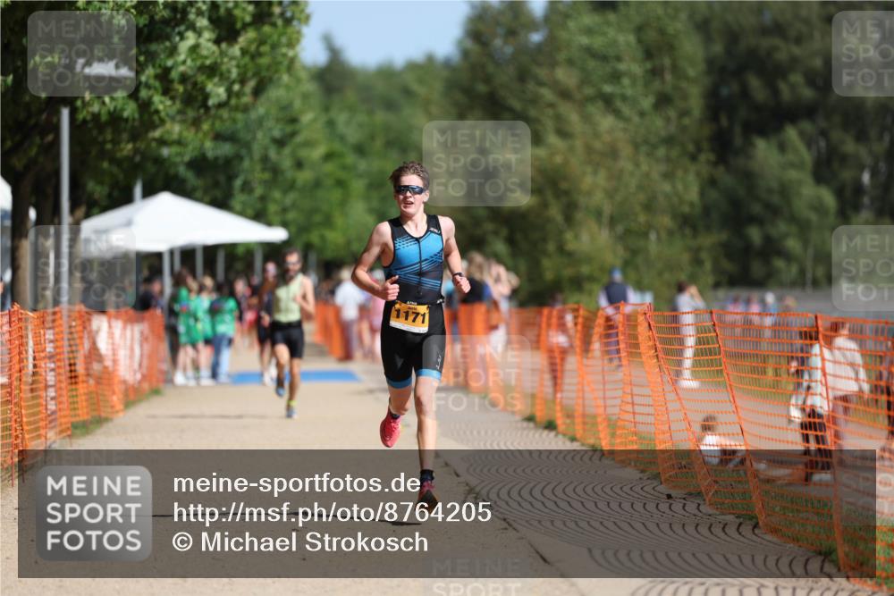 07.09.2025 - 19. Norderstedt Triathlon Michael Strokosch http://msf.ph/oto/8764205 07.09.2025 11:31:12 Laufen 1171 meine-sportfotos.de