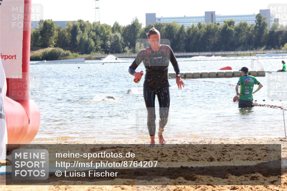 07.09.2025 - 19. Norderstedt Triathlon Luisa Fischer http://msf.ph/oto/8764207 07.09.2025 15:02:01 Schwimmen 397, 878, 885, 939 meine-sportfotos.de