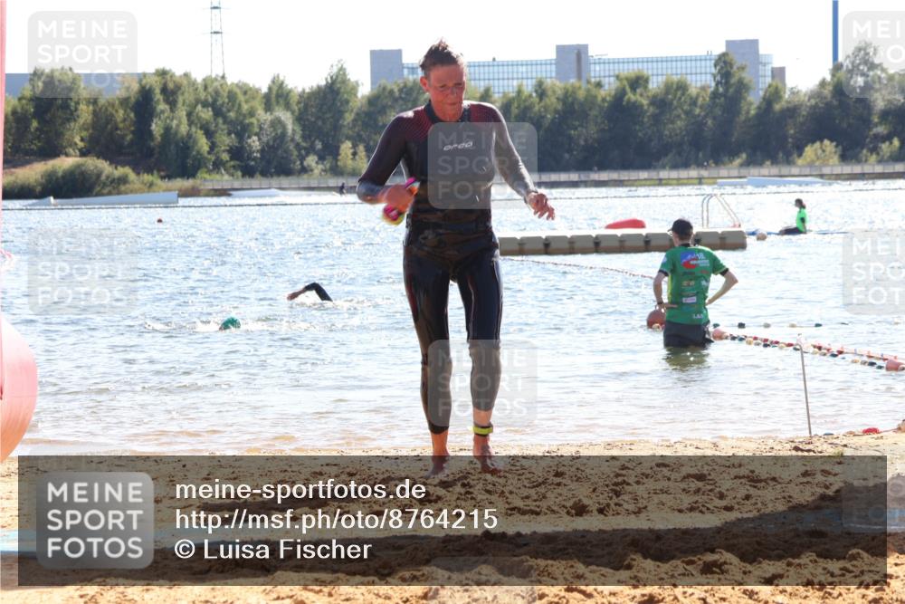 07.09.2025 - 19. Norderstedt Triathlon Luisa Fischer http://msf.ph/oto/8764215 07.09.2025 15:02:02 Schwimmen 878, 885, 939 meine-sportfotos.de