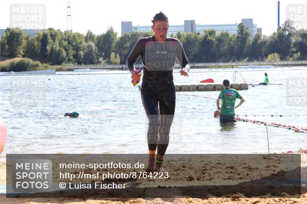 07.09.2025 - 19. Norderstedt Triathlon Luisa Fischer http://msf.ph/oto/8764223 07.09.2025 15:02:02 Schwimmen 878, 885, 939 meine-sportfotos.de