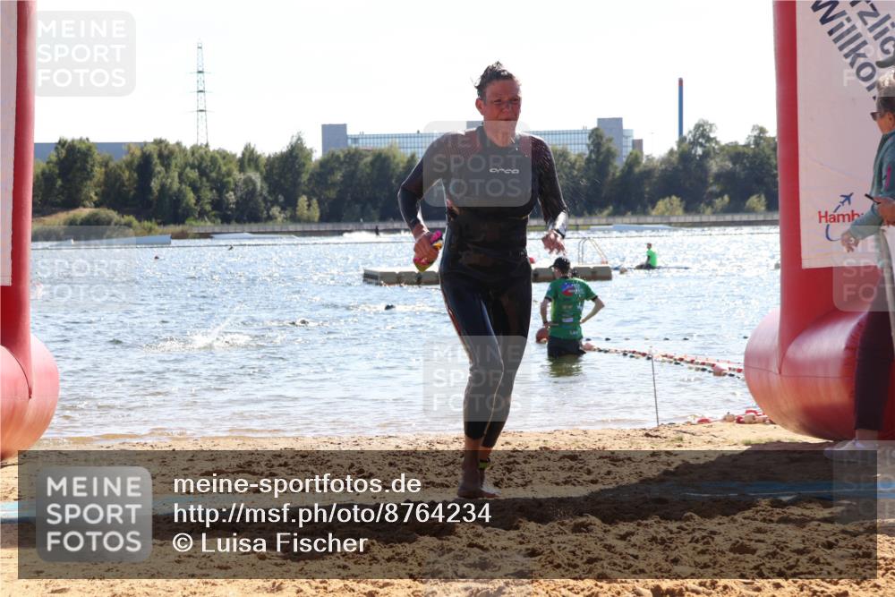 07.09.2025 - 19. Norderstedt Triathlon Luisa Fischer http://msf.ph/oto/8764234 07.09.2025 15:02:03 Schwimmen 878, 885, 939 meine-sportfotos.de