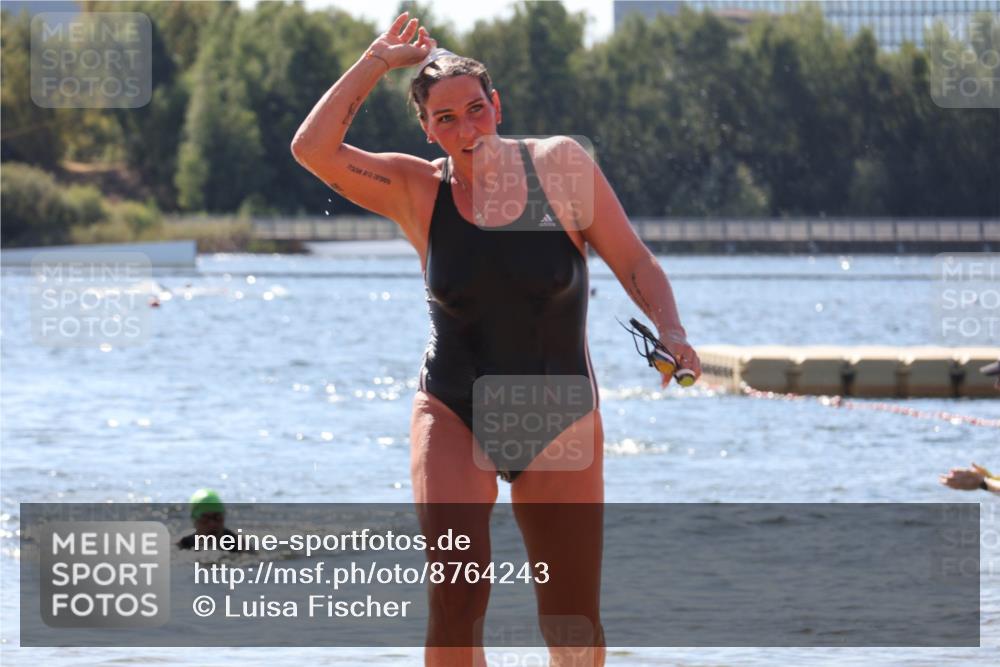 07.09.2025 - 19. Norderstedt Triathlon Luisa Fischer http://msf.ph/oto/8764243 07.09.2025 12:31:21 Schwimmen 166, 745 meine-sportfotos.de