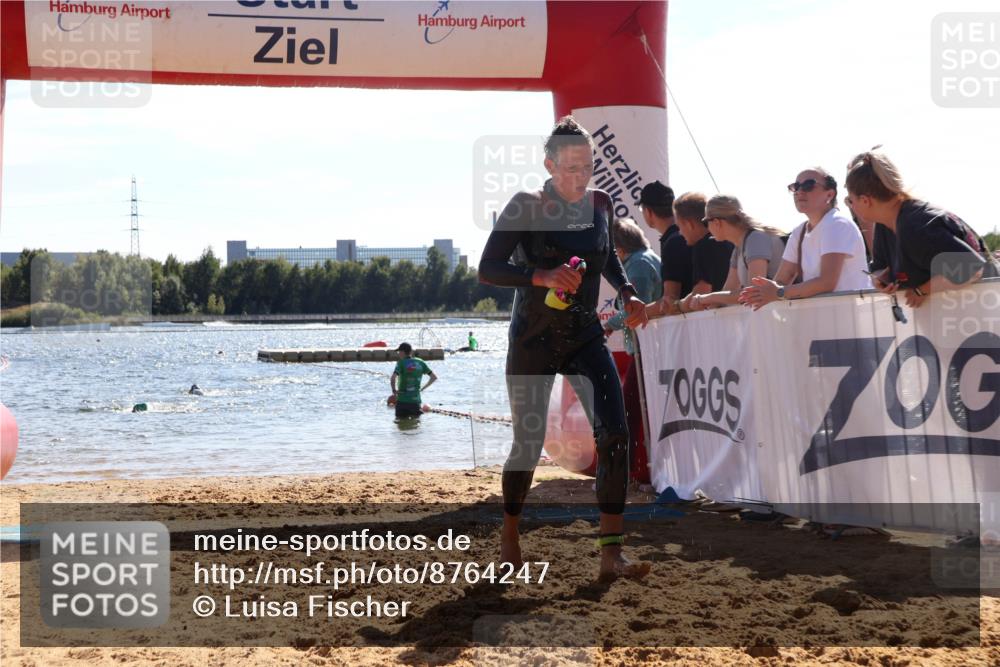 07.09.2025 - 19. Norderstedt Triathlon Luisa Fischer http://msf.ph/oto/8764247 07.09.2025 15:02:04 Schwimmen 878, 939 meine-sportfotos.de