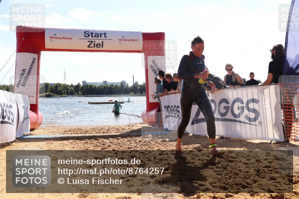 07.09.2025 - 19. Norderstedt Triathlon Luisa Fischer http://msf.ph/oto/8764257 07.09.2025 15:02:04 Schwimmen 878, 939 meine-sportfotos.de