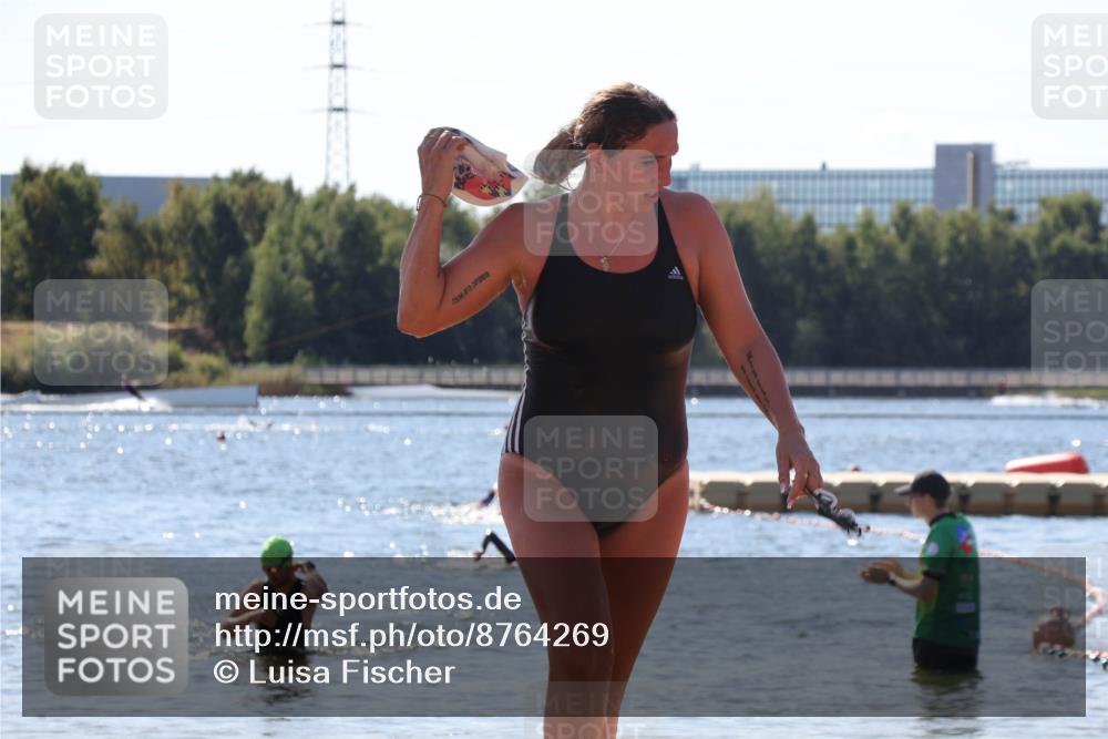 07.09.2025 - 19. Norderstedt Triathlon Luisa Fischer http://msf.ph/oto/8764269 07.09.2025 12:31:23 Schwimmen 745 meine-sportfotos.de
