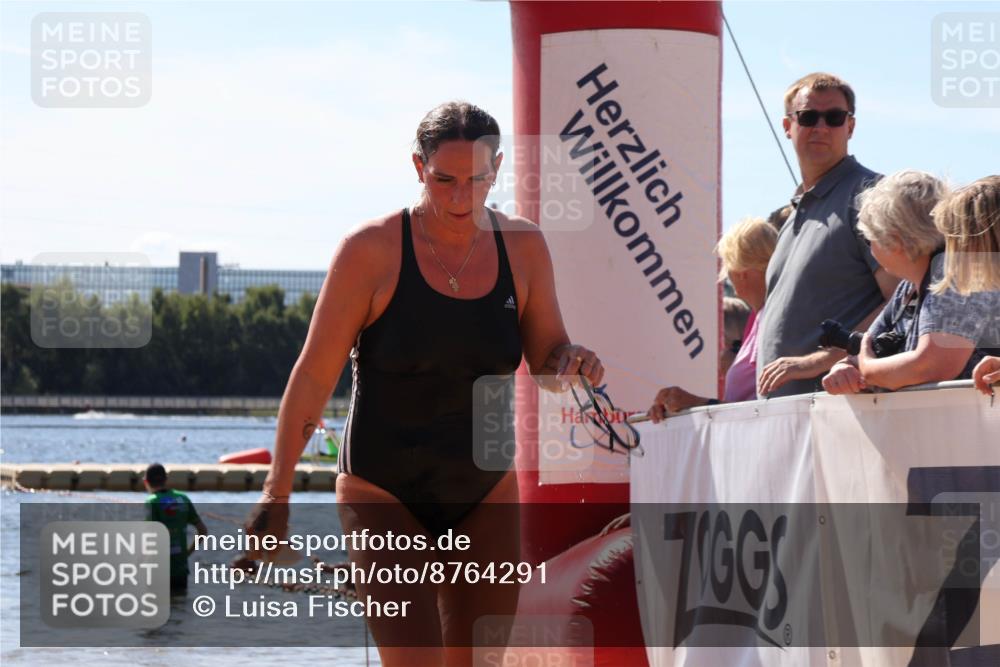 07.09.2025 - 19. Norderstedt Triathlon Luisa Fischer http://msf.ph/oto/8764291 07.09.2025 12:31:24 Schwimmen 745 meine-sportfotos.de