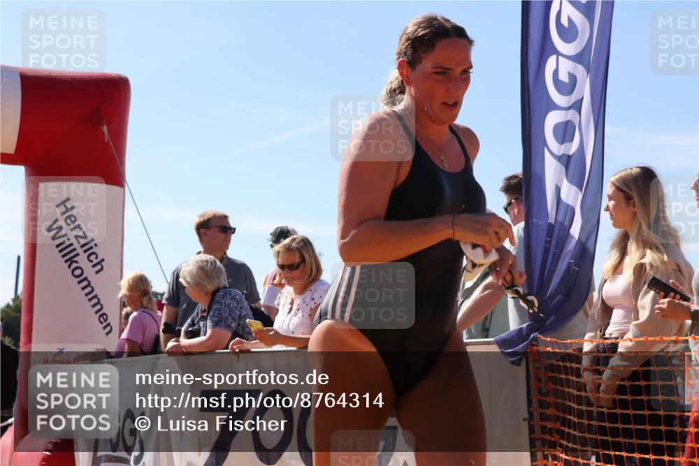 07.09.2025 - 19. Norderstedt Triathlon Luisa Fischer http://msf.ph/oto/8764314 07.09.2025 12:31:26 Schwimmen 745 meine-sportfotos.de