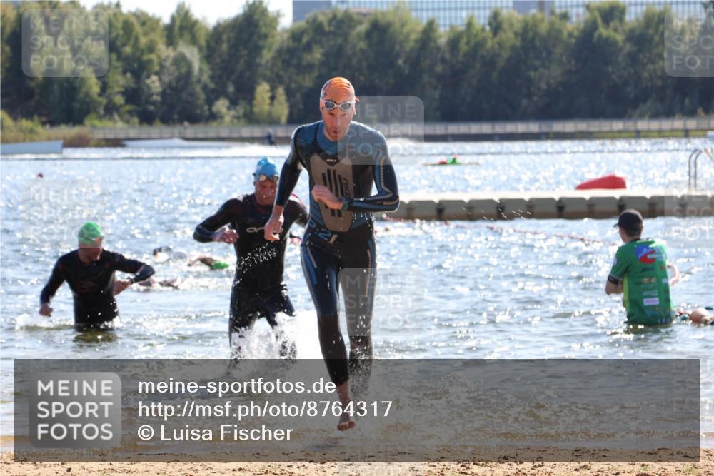 07.09.2025 - 19. Norderstedt Triathlon Luisa Fischer http://msf.ph/oto/8764317 07.09.2025 15:03:17 Schwimmen 927, 1409 meine-sportfotos.de