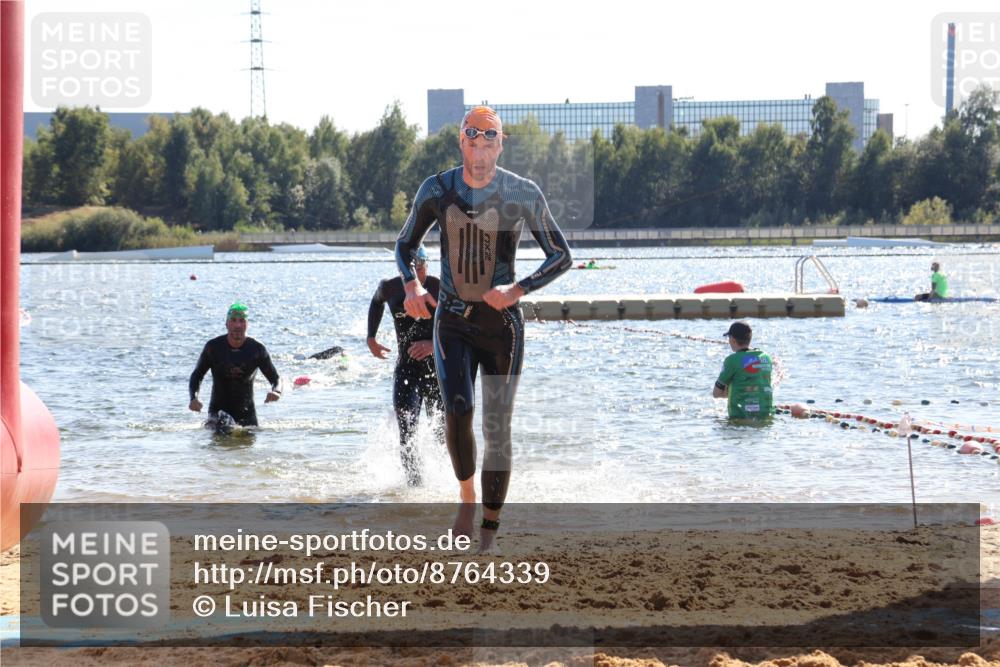 07.09.2025 - 19. Norderstedt Triathlon Luisa Fischer http://msf.ph/oto/8764339 07.09.2025 15:03:19 Schwimmen 927, 1409 meine-sportfotos.de