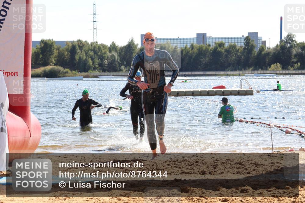 07.09.2025 - 19. Norderstedt Triathlon Luisa Fischer http://msf.ph/oto/8764344 07.09.2025 15:03:19 Schwimmen 927, 1409 meine-sportfotos.de