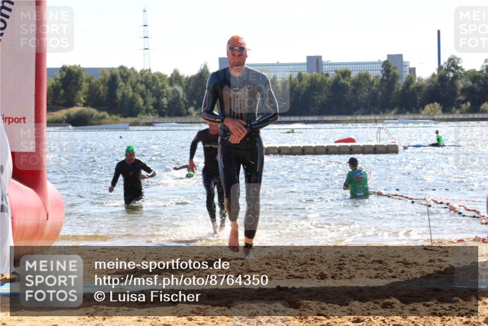 07.09.2025 - 19. Norderstedt Triathlon Luisa Fischer http://msf.ph/oto/8764350 07.09.2025 15:03:19 Schwimmen 927, 1409 meine-sportfotos.de