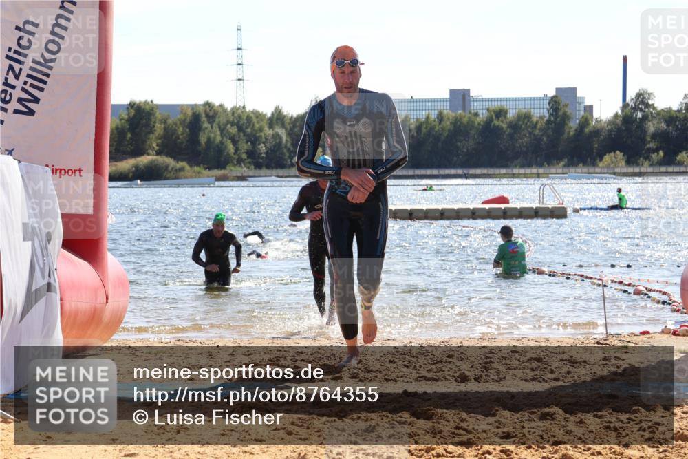 07.09.2025 - 19. Norderstedt Triathlon Luisa Fischer http://msf.ph/oto/8764355 07.09.2025 15:03:20 Schwimmen 927, 1409 meine-sportfotos.de