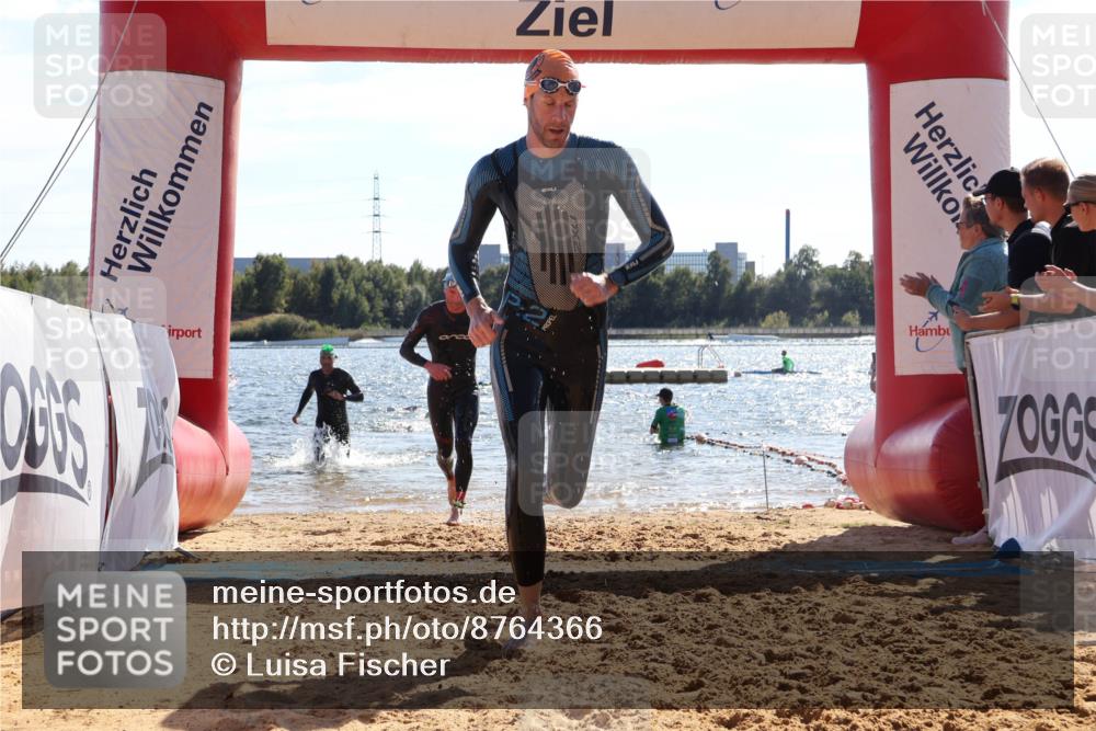 07.09.2025 - 19. Norderstedt Triathlon Luisa Fischer http://msf.ph/oto/8764366 07.09.2025 15:03:21 Schwimmen 927, 1409, 1415 meine-sportfotos.de
