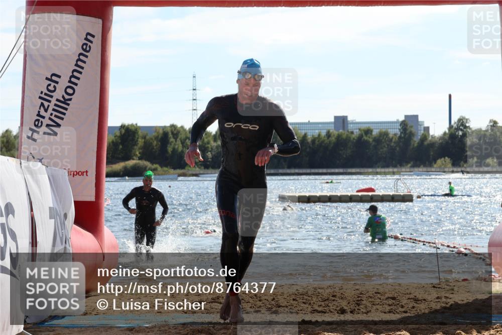 07.09.2025 - 19. Norderstedt Triathlon Luisa Fischer http://msf.ph/oto/8764377 07.09.2025 15:03:22 Schwimmen 927, 1409, 1415 meine-sportfotos.de