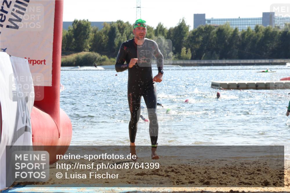 07.09.2025 - 19. Norderstedt Triathlon Luisa Fischer http://msf.ph/oto/8764399 07.09.2025 15:03:25 Schwimmen 927, 1409, 1415 meine-sportfotos.de