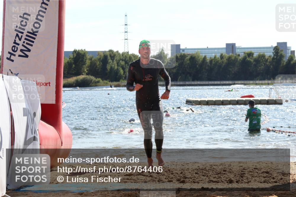 07.09.2025 - 19. Norderstedt Triathlon Luisa Fischer http://msf.ph/oto/8764406 07.09.2025 15:03:26 Schwimmen 927, 1409, 1415 meine-sportfotos.de