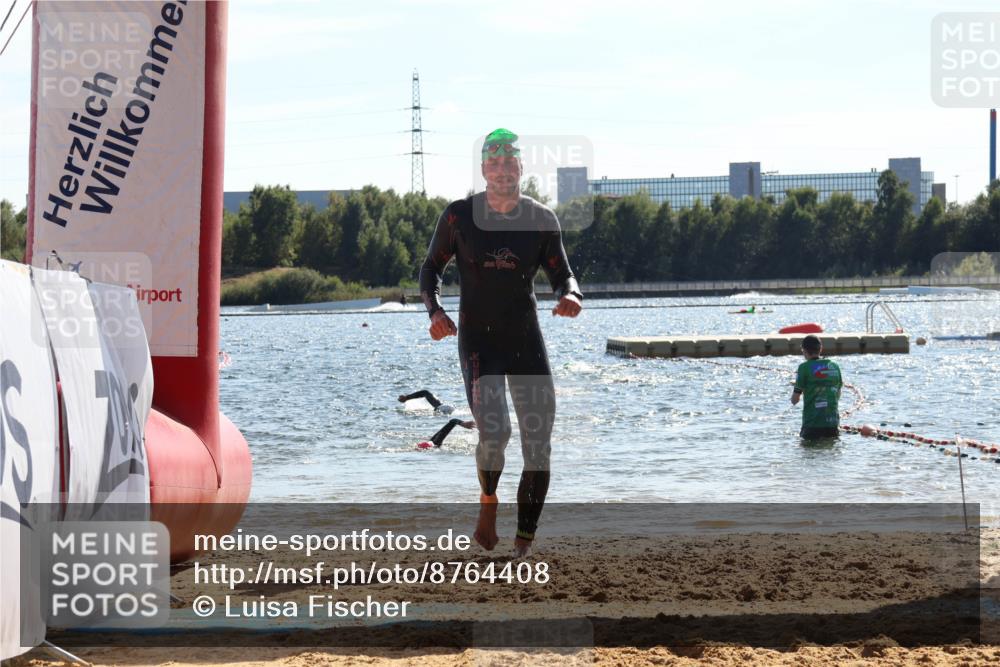 07.09.2025 - 19. Norderstedt Triathlon Luisa Fischer http://msf.ph/oto/8764408 07.09.2025 15:03:26 Schwimmen 927, 1409, 1415 meine-sportfotos.de