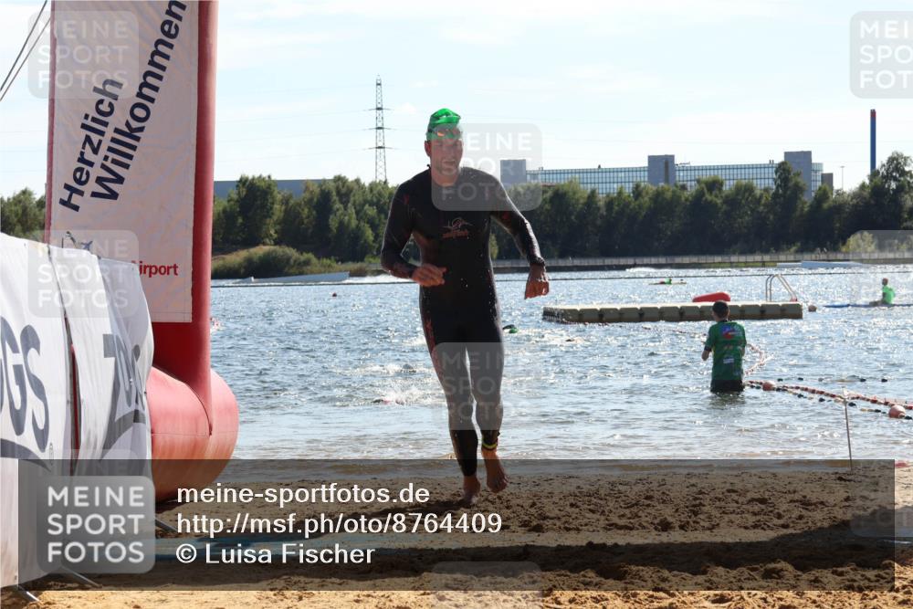 07.09.2025 - 19. Norderstedt Triathlon Luisa Fischer http://msf.ph/oto/8764409 07.09.2025 15:03:27 Schwimmen 927, 1409, 1415 meine-sportfotos.de