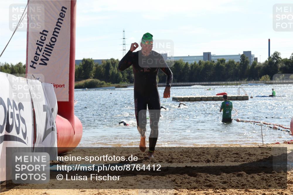 07.09.2025 - 19. Norderstedt Triathlon Luisa Fischer http://msf.ph/oto/8764412 07.09.2025 15:03:27 Schwimmen 927, 1409, 1415 meine-sportfotos.de