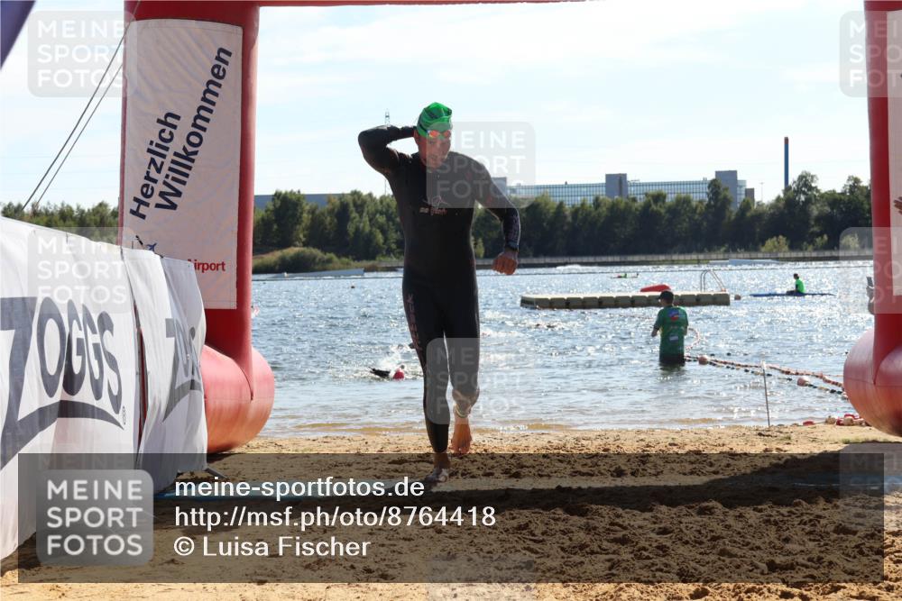 07.09.2025 - 19. Norderstedt Triathlon Luisa Fischer http://msf.ph/oto/8764418 07.09.2025 15:03:27 Schwimmen 927, 1409, 1415 meine-sportfotos.de