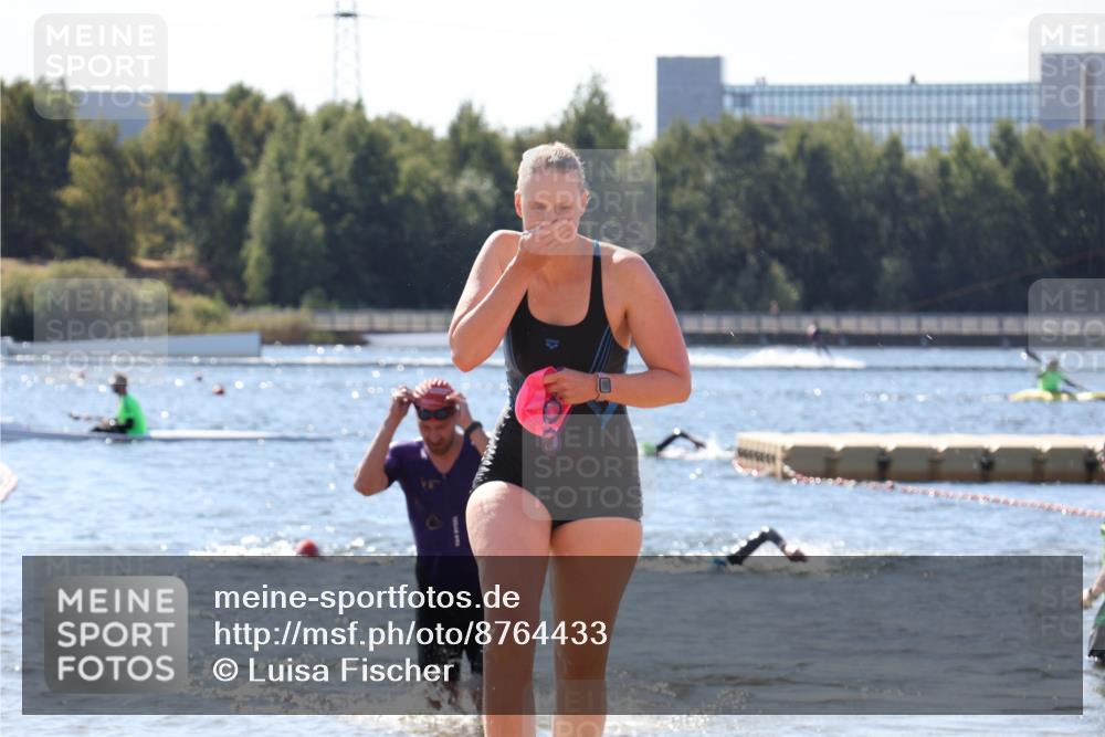 07.09.2025 - 19. Norderstedt Triathlon Luisa Fischer http://msf.ph/oto/8764433 07.09.2025 12:32:08 Schwimmen 179 meine-sportfotos.de
