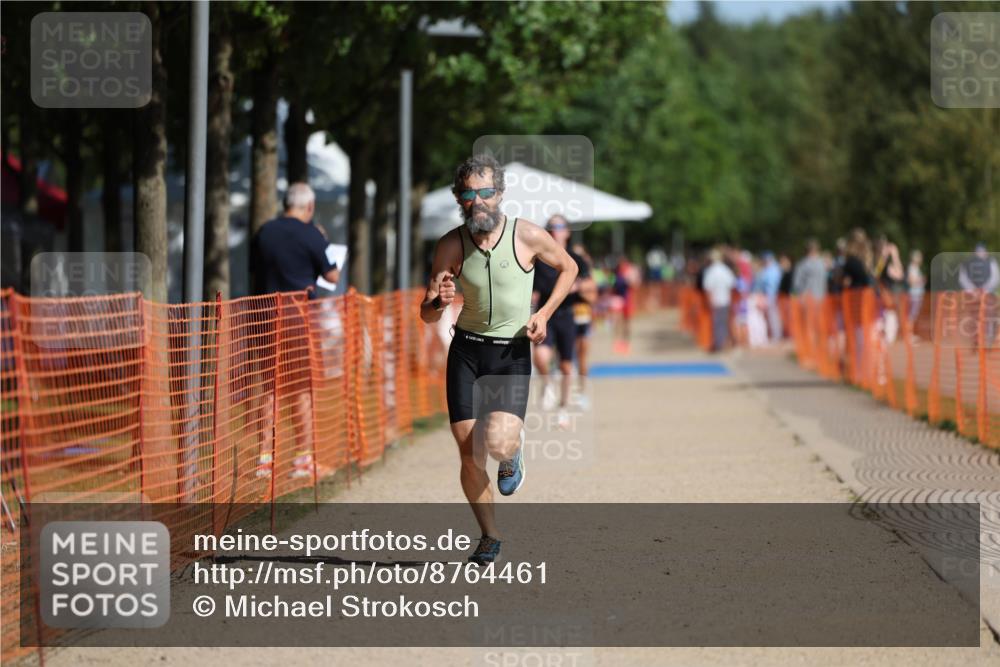 07.09.2025 - 19. Norderstedt Triathlon Michael Strokosch http://msf.ph/oto/8764461 07.09.2025 11:31:17 Laufen 196, 1171 meine-sportfotos.de