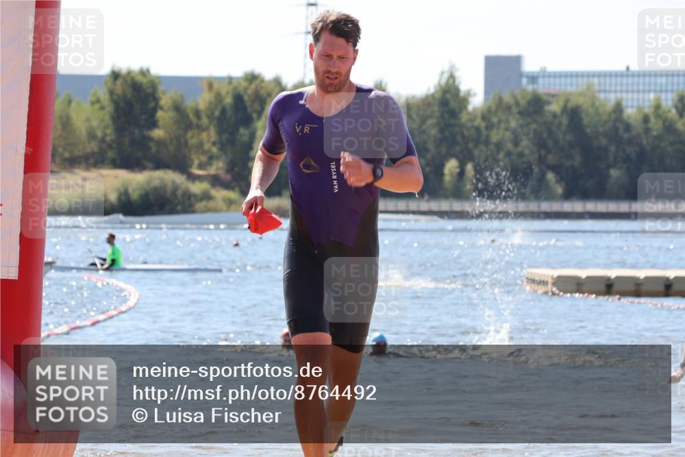 07.09.2025 - 19. Norderstedt Triathlon Luisa Fischer http://msf.ph/oto/8764492 07.09.2025 12:32:13 Schwimmen 179, 1388 meine-sportfotos.de