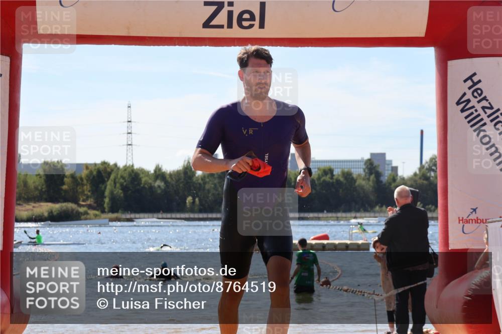 07.09.2025 - 19. Norderstedt Triathlon Luisa Fischer http://msf.ph/oto/8764519 07.09.2025 12:32:15 Schwimmen 179, 1388 meine-sportfotos.de