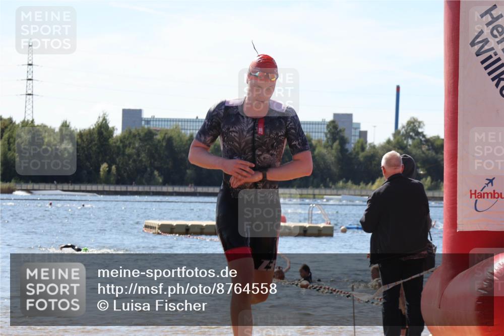 07.09.2025 - 19. Norderstedt Triathlon Luisa Fischer http://msf.ph/oto/8764558 07.09.2025 12:32:33 Schwimmen 275, 1271, 1326 meine-sportfotos.de