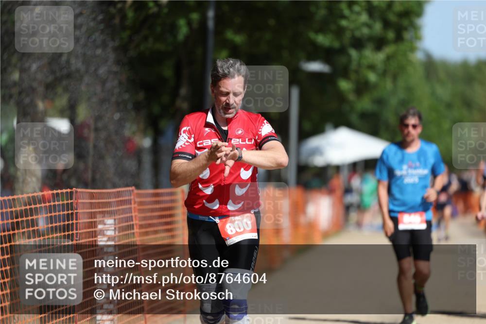 07.09.2025 - 19. Norderstedt Triathlon Michael Strokosch http://msf.ph/oto/8764604 07.09.2025 12:12:45 Laufen 136, 800, 846 meine-sportfotos.de