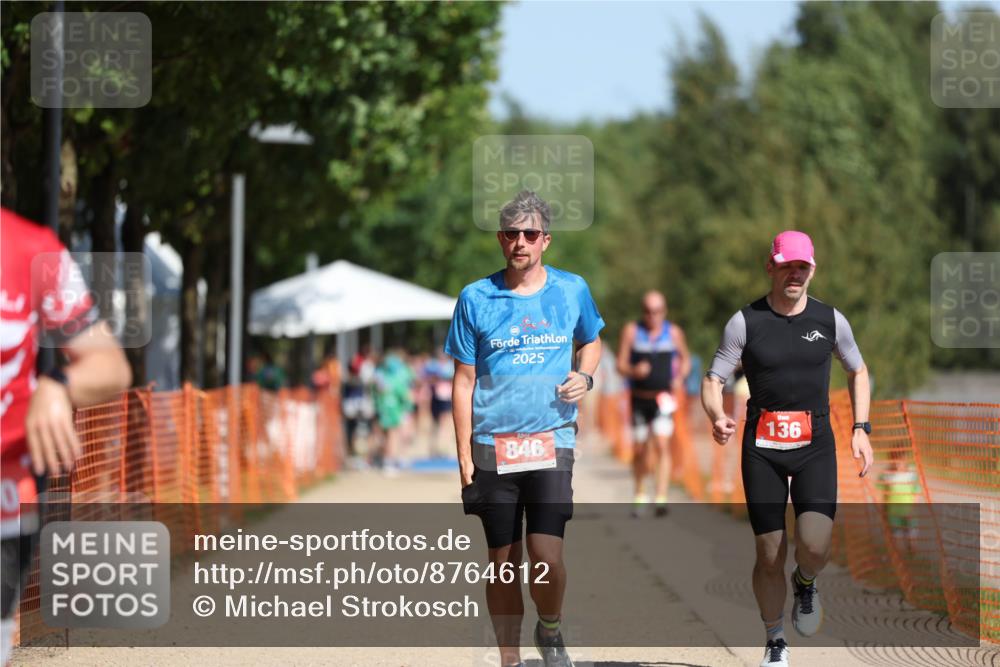 07.09.2025 - 19. Norderstedt Triathlon Michael Strokosch http://msf.ph/oto/8764612 07.09.2025 12:12:46 Laufen 136, 800, 846 meine-sportfotos.de
