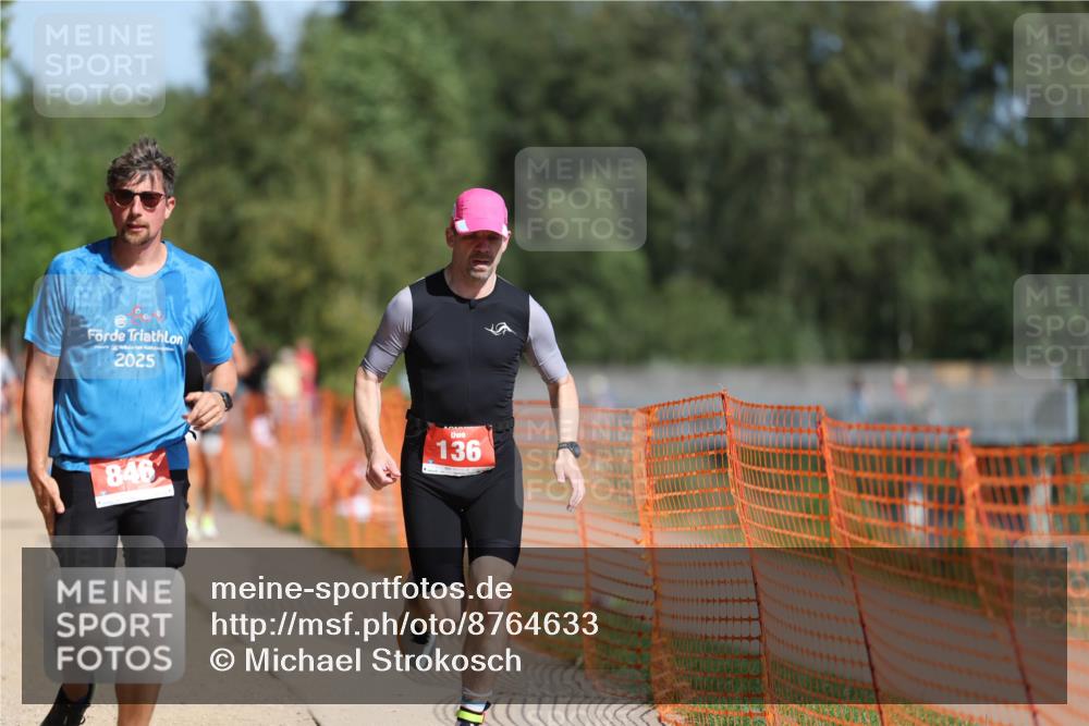 07.09.2025 - 19. Norderstedt Triathlon Michael Strokosch http://msf.ph/oto/8764633 07.09.2025 12:12:47 Laufen 136, 800, 846 meine-sportfotos.de