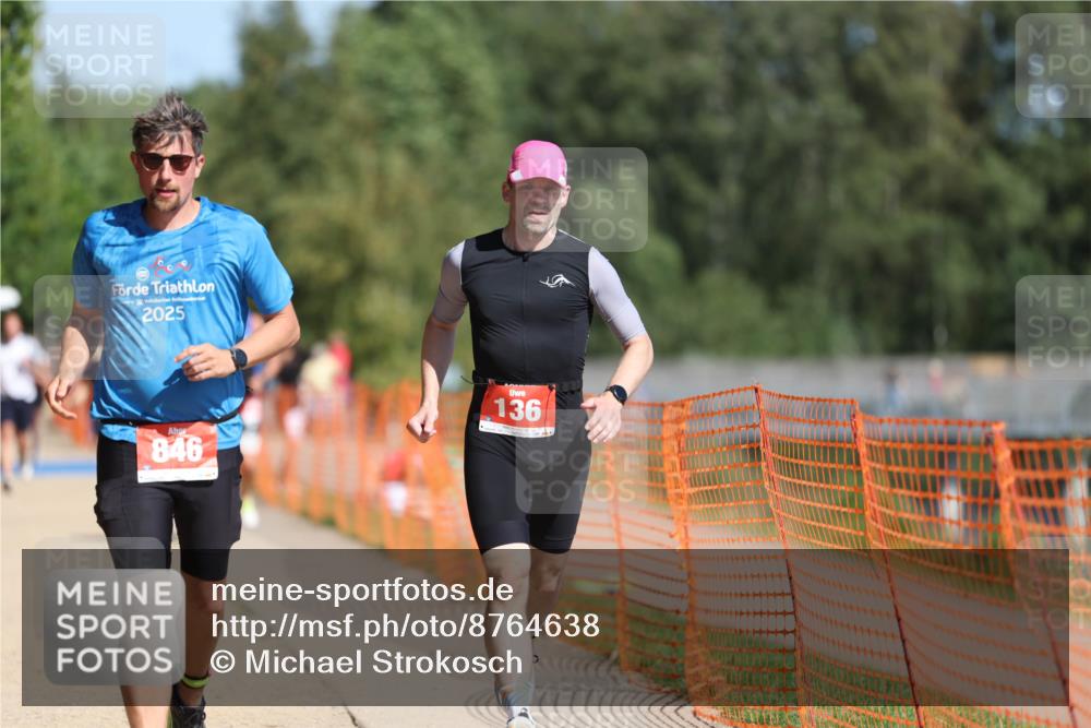 07.09.2025 - 19. Norderstedt Triathlon Michael Strokosch http://msf.ph/oto/8764638 07.09.2025 12:12:47 Laufen 136, 800, 846 meine-sportfotos.de