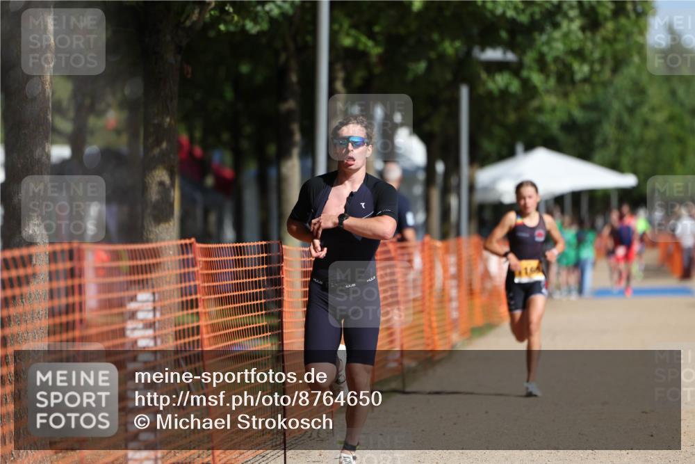 07.09.2025 - 19. Norderstedt Triathlon Michael Strokosch http://msf.ph/oto/8764650 07.09.2025 11:31:23 Laufen 196, 1160, 1198 meine-sportfotos.de