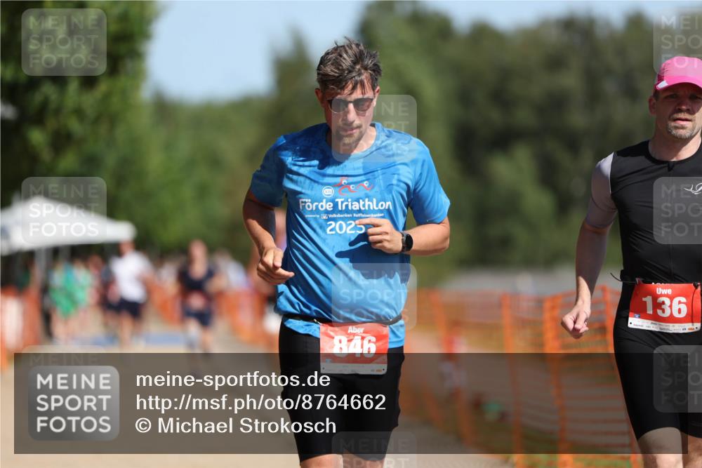 07.09.2025 - 19. Norderstedt Triathlon Michael Strokosch http://msf.ph/oto/8764662 07.09.2025 12:12:48 Laufen 136, 800, 846 meine-sportfotos.de