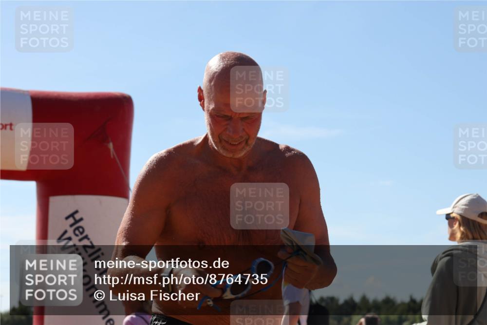 07.09.2025 - 19. Norderstedt Triathlon Luisa Fischer http://msf.ph/oto/8764735 07.09.2025 12:34:13 Schwimmen 240, 311 meine-sportfotos.de